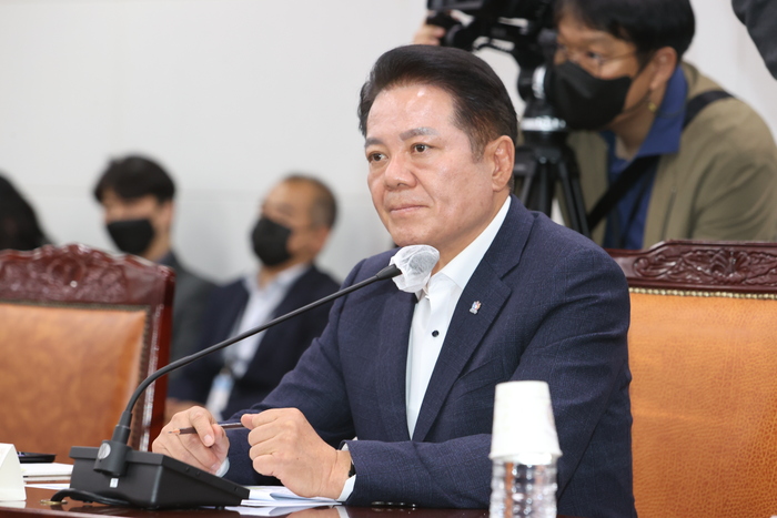 최대호 안양시장이 지난해 10월 국토교통부와 1기신도시 재정비 관련 간담회에 참석했다. (사진 - 안양시 제공)