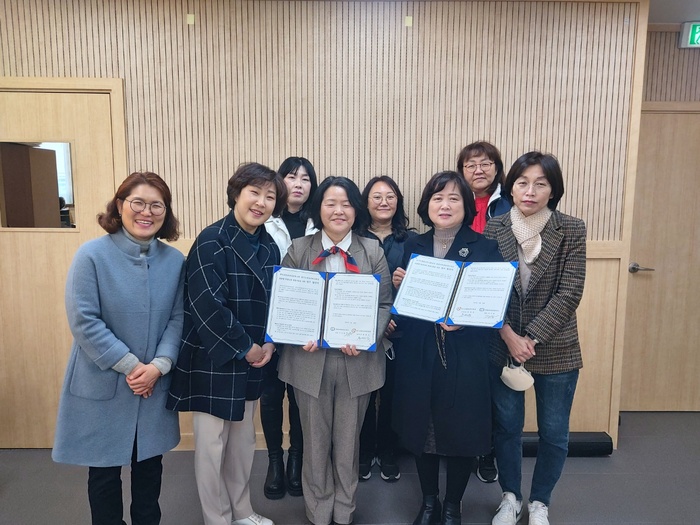 경기도광명교육지원청(교육장 류관숙)은 2월 23일(목)에 맞춤형 학생성장 통합지원을 위한 광명교육희망네트워크와 업무협약식을 가졌다.