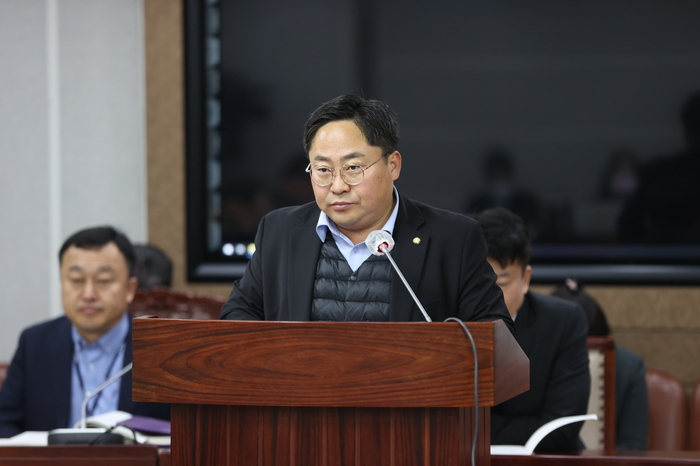 박현수 수원특례시의회 의원(국민의힘, 평·금곡·호매실동)이 대표발의한 ‘수원시 도시계획 조례 일부개정 조례안’이 도시환경위원회 심사에서 원안가결됐다.