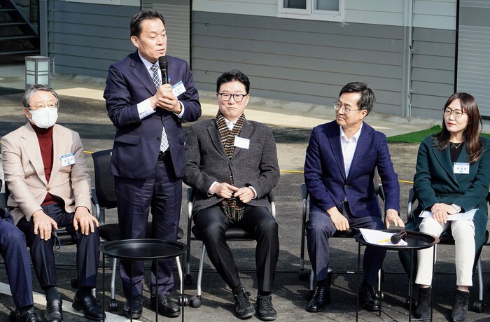 이재준 수원시장이 발언을 하고 있다.