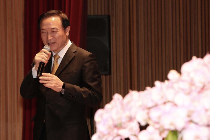 임태희 교육감이 퇴직 교원‘훈·포장 전수식’에서 인사말을 하고 있다.