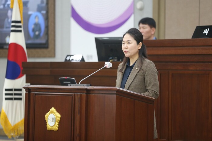 국미순 수원특례시의회 의원(국민의힘, 매교·매산·고등·화서1·2동)은 28일 제373회 임시회 제2차 본회의에서 5분 자유발언대에 올라 시 정책사업의 현실적인 실행계획을 촉구했다.