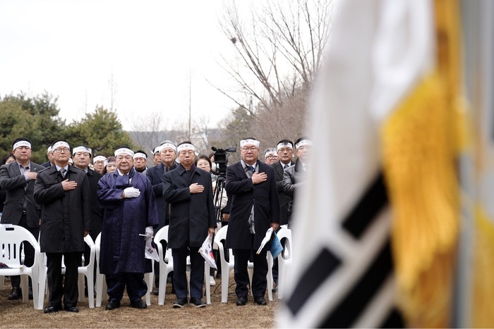 신상진 성남시장은 제104주년 3·1절을 맞아 분당구 율동에 위치한 ‘성남 3·1 만세운동기념탑’을 참배하고, 성남문화원에서 개최한 기념식에 참석했다.