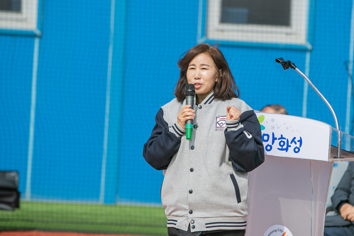 김경희 화성시의회 의장이 인사말을 전하고 있다.
