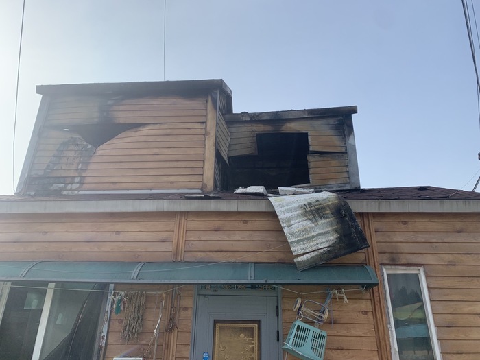 화재로 전소된 이동읍 시미리의 주택