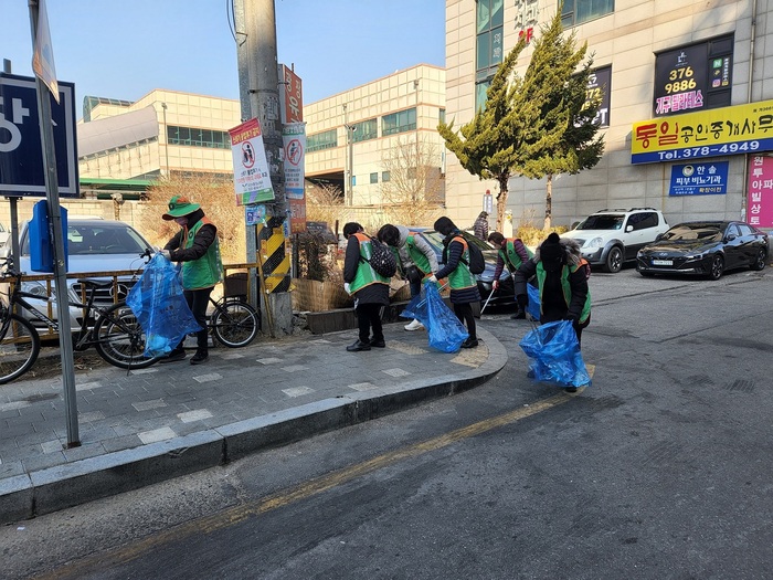 오산시(시장 이권재)는 지난 3일 오산역에서 ‘봄철 산불·화재 및 안전사고를 예방합시다!’를 주제로 안전점검의 날 캠페인을 실시했다.