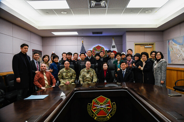 미 육군 험프리스 수비대/기지 사령부(이하 험프리스 기지 수비대)는 지난 2월 28일 한미동맹협회 회원 25명을 대상으로 전략 안보 동맹 투어를 개최했다