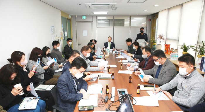 의왕도시공사(김홍종 사장)는 도시건축물에 대한 전문성 증진을 위해 주요 건축양식 사조를 비롯한 국내 우수 공공건축물에 대한 연찬회를 개최했다.