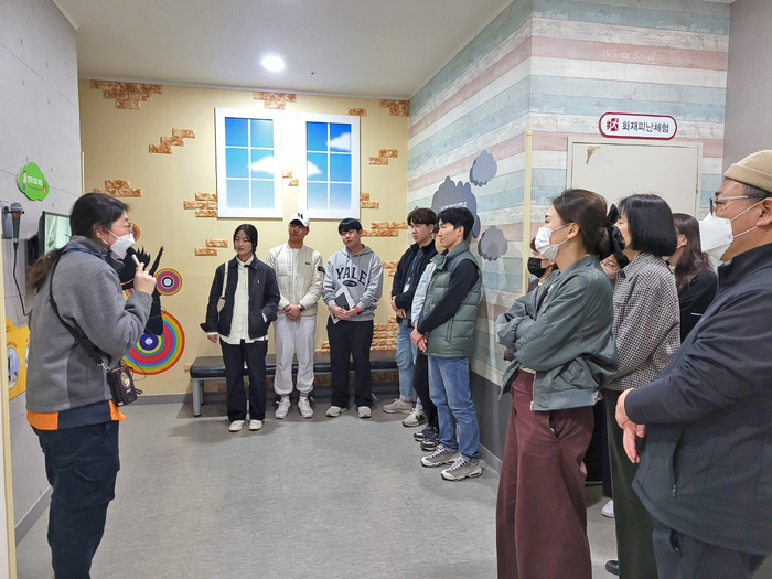 의왕도시공사는 23일 의왕소방서 백운119 안전센터 체험관에서 신입직원을 포함한 각 사업장의 안전 담당자를 대상으로 재난안전체험 교육을 실시했다.