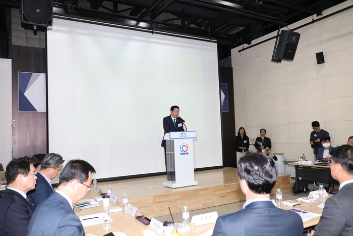 안양시는 30일 김중업건축박물관에서 목민관 클럽 제2차 정기포럼을 열었다