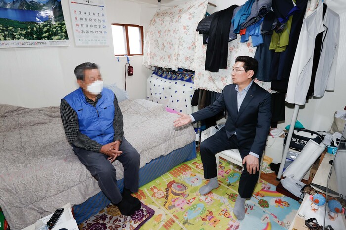 3일 주거취약계층을 찾아 의견을 청취한 이상일 용인특례시장