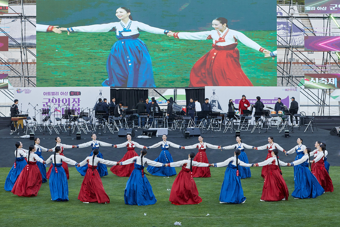 아트밸리 아산 제62회 성웅 이순신 축제 폐막식 장면