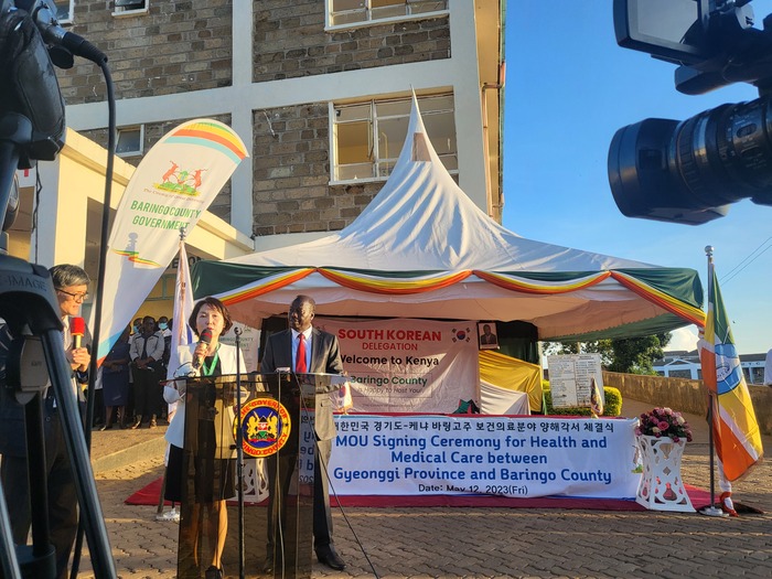 경기도는 지난 12일 케냐 바링고주(州) 현지에서 ‘보건 의료분야 발전을 위한 양해각서(MOU)’를 체결하고, 경기도와 케냐 바링고주 간 의료인 연수, 나눔 의료 지원 등 협력 방안을 논의했다.