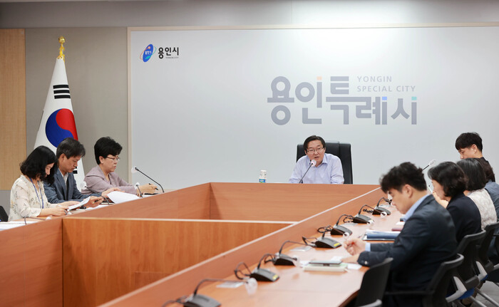 용인특례시가 ‘위기신호 감지가구’ 대응을 위한 긴급 대책 회의를 16일 개최했다.