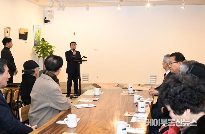 백경현 구리시장, '파독 60주년 기념 ART MEMORY 미술전시회' 참석