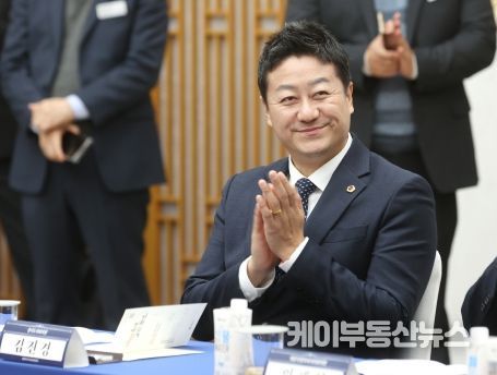 김진경 경기도의장, ‘3급 직제 신설’ 등 지방의회 주요 발전방안 논의