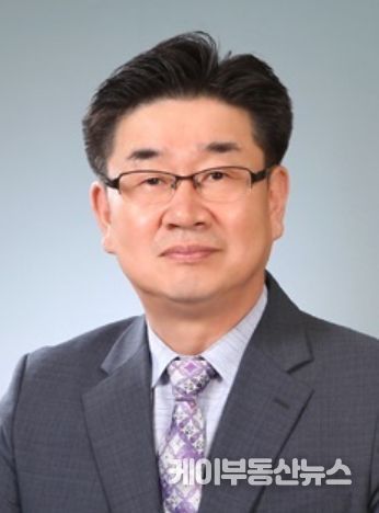 성기동 충청남도서산교육지원청 교육장