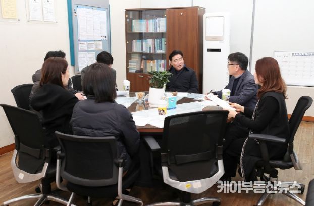 고양특례시의회 김운남 의장, 고양고용복지플러스센터 등 현장 방문...고양시 일자리 정책 청취