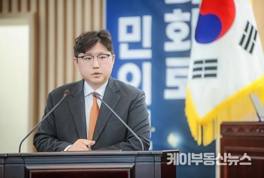 화성특례시의회 전성균 의원, 화성특례시 재정 악화 속 기본사회팀 신설 반대! 포퓰리즘 우려