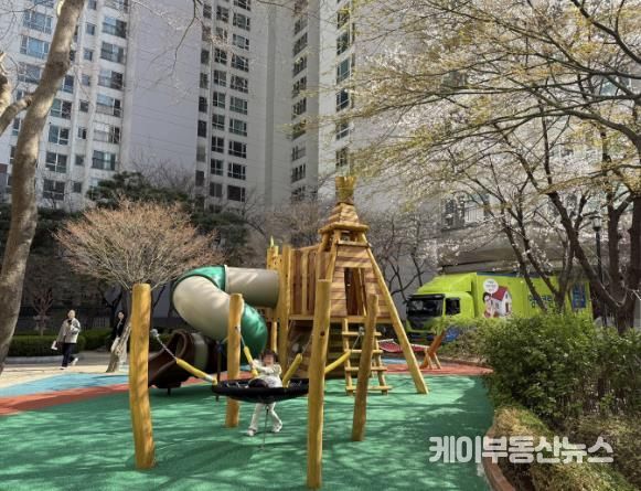 성남시, 파크뷰아파트 단지 내 아동친화적 놀이터 개장