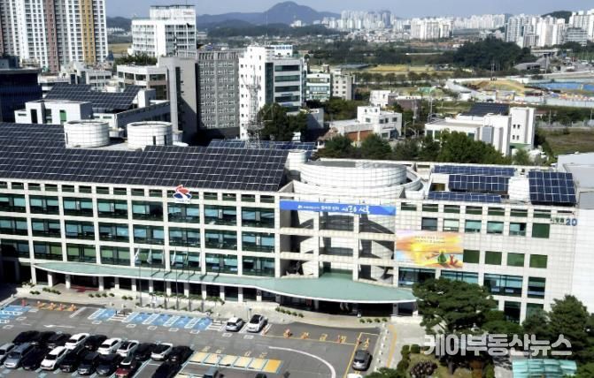 시흥시청 옥상에 설치한 시흥시민햇빛발전소