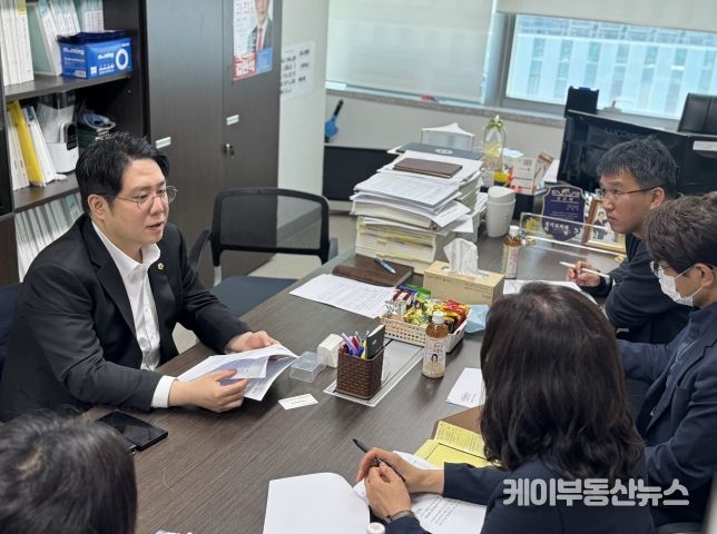 경기도의회 김현석 도의원, “과천 본도심 과밀학급 우려...과천주공4단지 입주 이전 선제 대응 필요”