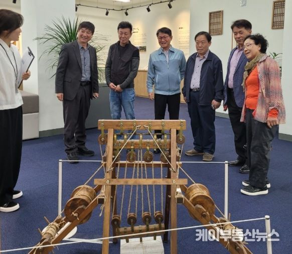 오남읍 사회단체협의회, 정약용 아카이브 특별전시전을 찾다