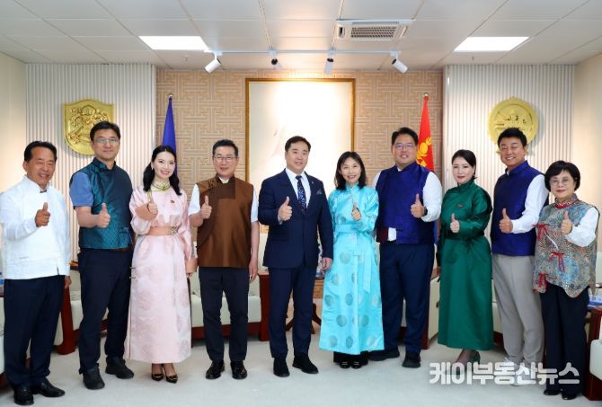 몽골 울란바타르 공식 방문한 최호정 의장과 시의회 대표단