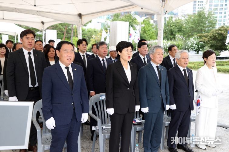 제80주년 광복절 기념 현충탑 참배
