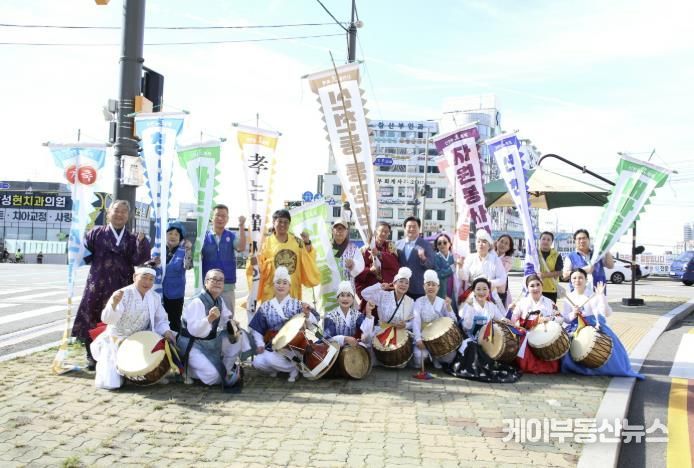 전통과 현대가 어우러진 '제8회 시흥시 신천동 효 축제' 주민 큰 호응 속에 마무리