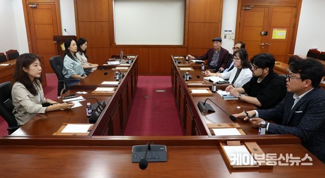 전예슬 오산시의원, 세교2지구 한신더휴 간담회·현장 방문…주민 불편 해소 방안 모색