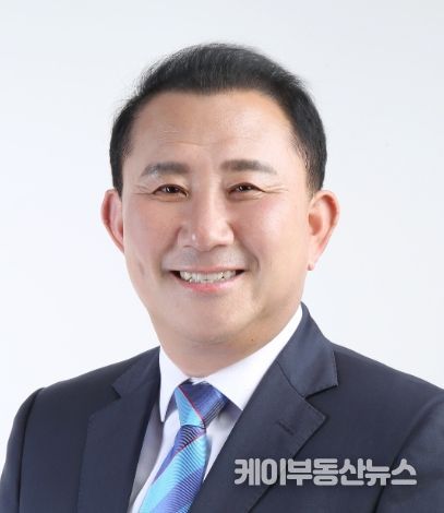 경기도의회 미래과학협력위원회 소속 김철진 의원(더불어민주당, 안산7)