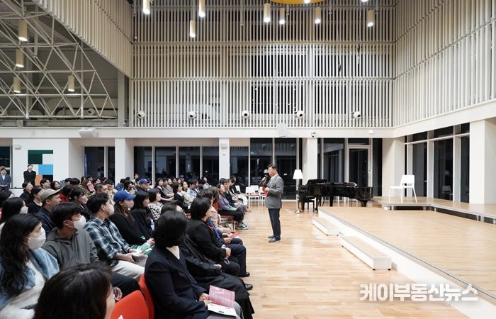 신상진 성남시장, 성남물빛정원 뮤직홀에서 열린 임산부의 날 기념 공연 참석