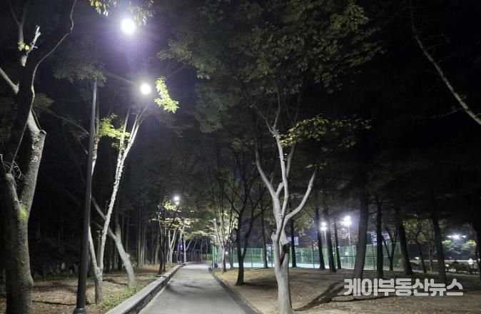 조명등을 교체한 광명시민체육관 일대 전경