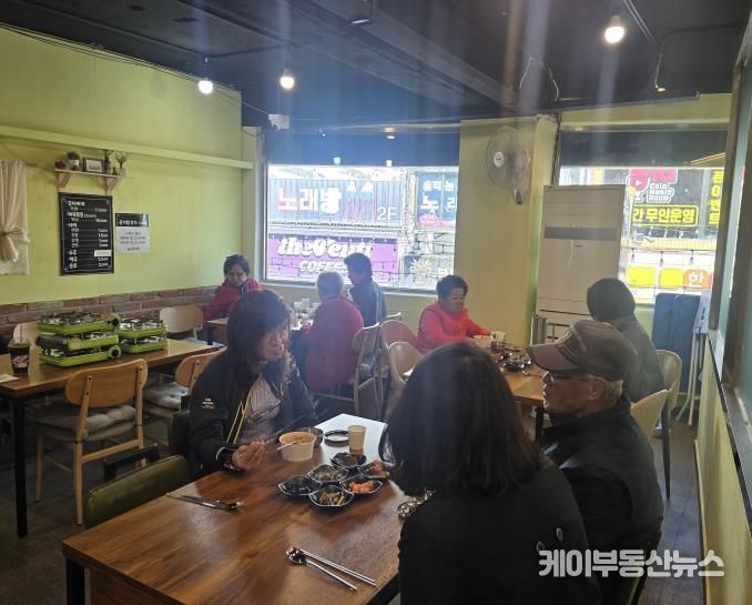 양평군 양평읍 '콧수염 김치찌개', 홀몸어르신께 매달 사랑의 한 그릇 선물