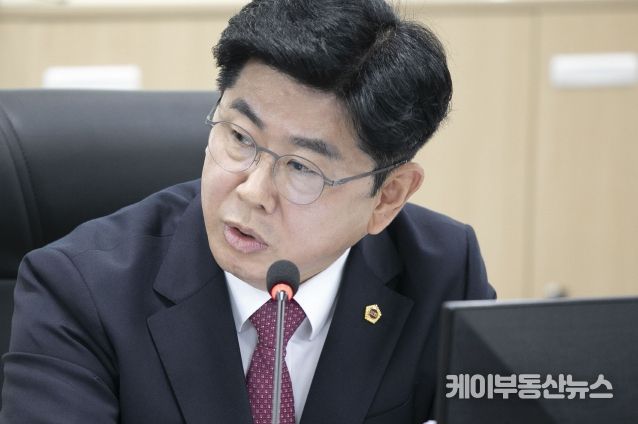 경기도의회 미래과학협력위원회 소속 윤충식 의원(국민의힘, 포천1)