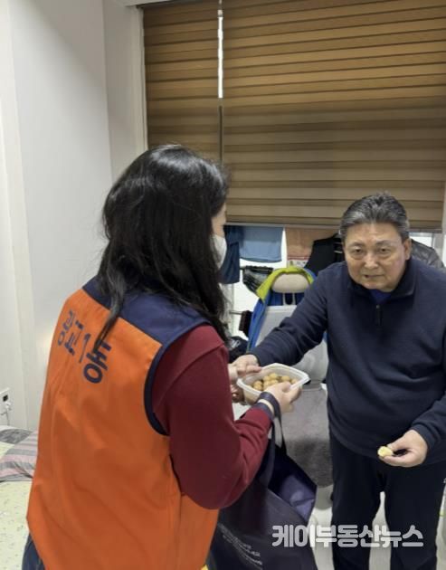 수원시 영통구 광교1동, 겨울맞이 따뜻한 반찬나눔으로 돌봄 이웃 안부 살펴