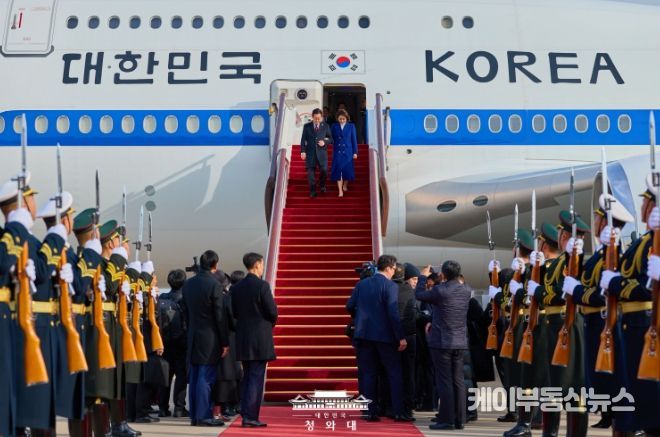 베이징 서우두 공항 도착(청와대)