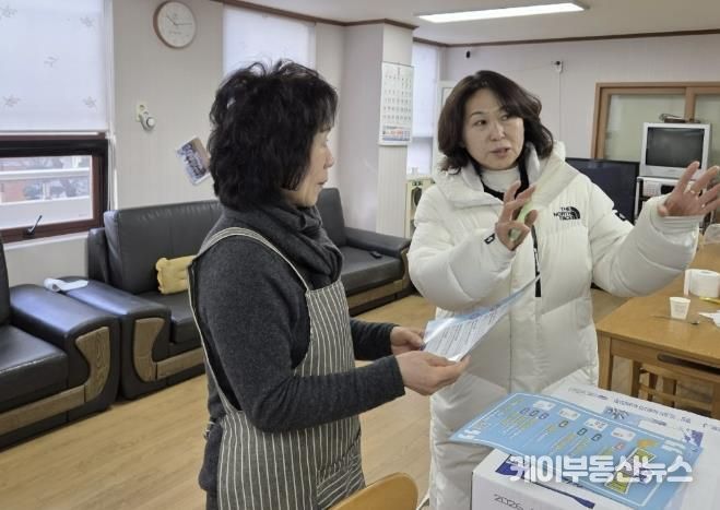 수원시 영통구 망포1동, 어르신 위한 ‘수원 새빛 생활비 패키지’ 안내 현장 방문