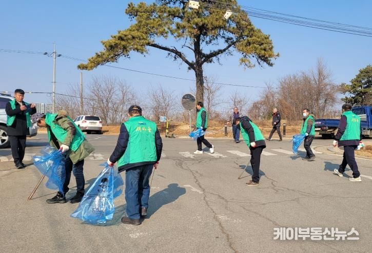 평택시 현덕면, '우리동네 새단장'을 위한 새마을지도자협의회와 2026년 설맞이 대청소