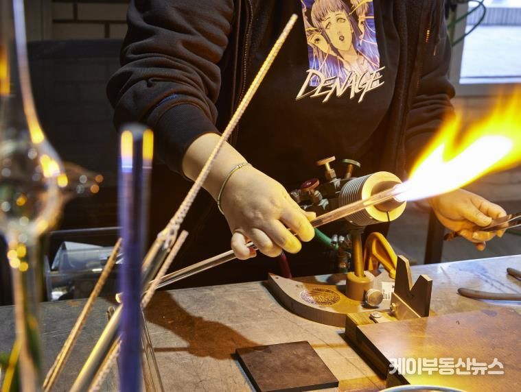 경기공예창작지원센터 유리공방