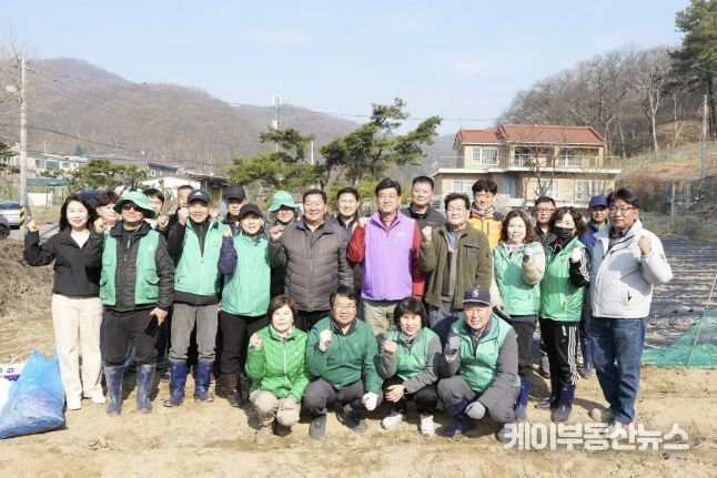 광주시 광남1동 새마을회, 개나리 식재·사랑의 감자 심기 실시