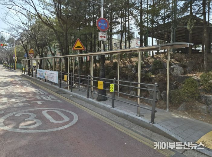 죽전동 현암초 캐노피 설치