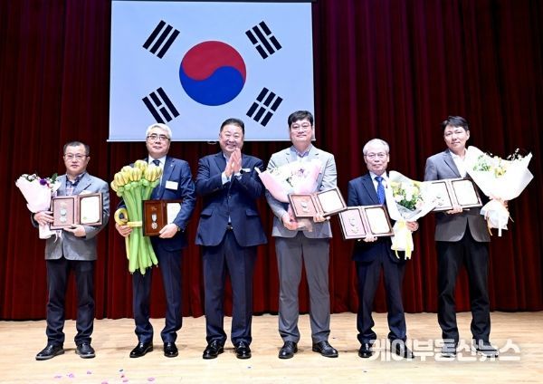 파주시, 2026년 지방세 성실납세자 선정 표창장 수여