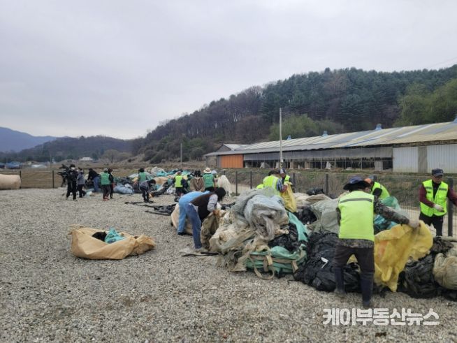 연천군 연천읍, 영농 폐비닐 분리 선별 작업 실시