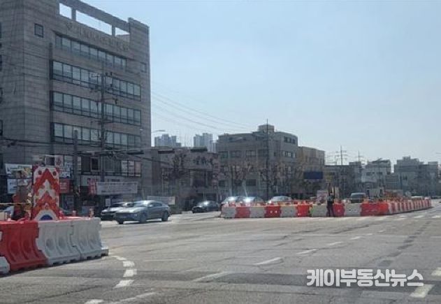 공사가 진행중인 동편마을 사거리 작업구간